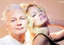 La foto di Pamela Anderson e Julian Assange quando stavano insieme