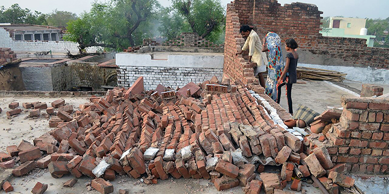 I danni della tempesta nel distretto di Agra, Uttar Pradesh, 3 maggio 2018 (AFP/Getty Images)