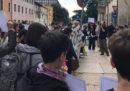 A Verona è stato annullato un convegno universitario sui migranti LGBT dopo le proteste dell'estrema destra
