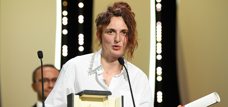 La regista italiana Alice Rohrwacher, vincitrice del premio per la migliore sceneggiatura per il film “Lazzaro felice”. (Pascal Le Segretain/Getty Images)