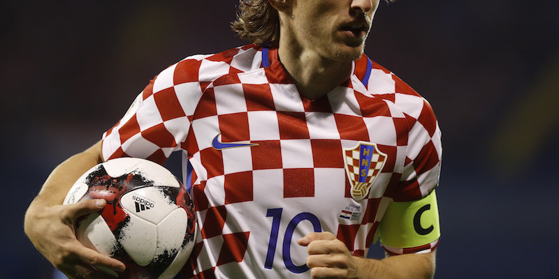 Il capitano croato Luka Modric durante i playoff contro la Grecia (Srdjan Stevanovic/Getty Images)