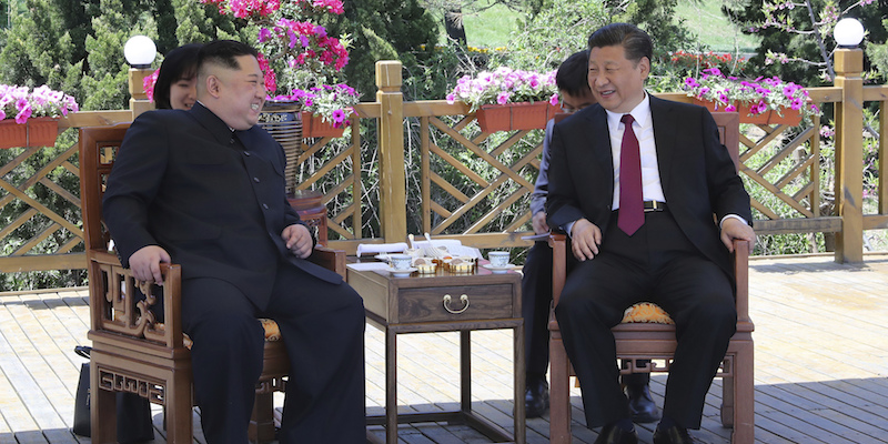 Xi Jinping e Kim Jong-un a Dalian, Cina (Ju Peng/Xinhua via AP)