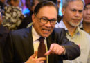 L'importante politico malese Anwar Ibrahim è stato scarcerato