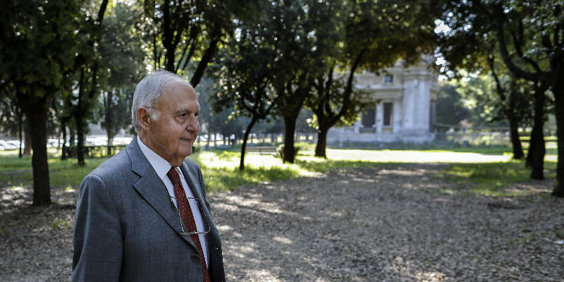 Paolo Savona a Villa Borghese, a Roma, il 25 maggio 2018 (ANSA/RICCARDO ANTIMIANI)