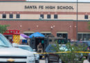 Cosa sappiamo della strage nella scuola in Texas