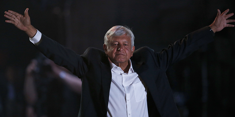 Andrés Manuel López Obrador durante comizio allo stadio di Città del Messico 27 giugno 2018 (AP Photo/Marco Ugarte)