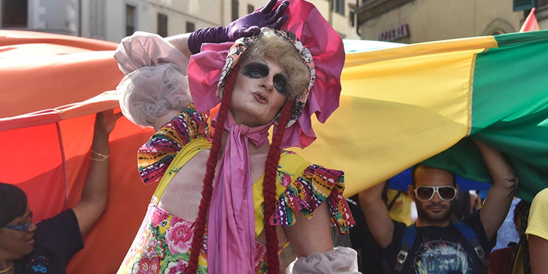Un momento del corteo del Toscana Pride a Firenze, 18 giugno 2016
(ANSA/ MAURIZIO DEGL'INNOCENTI)