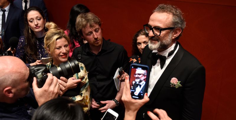 Massimo Bottura alla premiazione della classifica dei World's 50 Best Restaurants a Bilabo, Spagna, 19 giugno 2018
(ANDER GILLENEA/AFP/Getty Images)