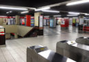 Dodici persone sono lievemente ferite dopo una brusca frenata sulla metropolitana di Milano