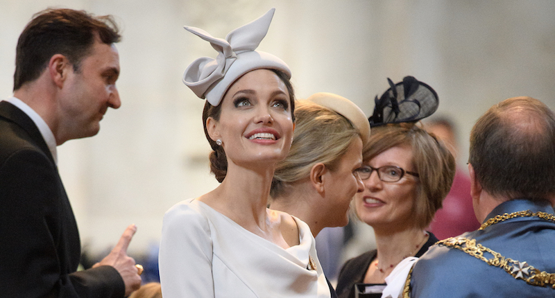 L'attrice e regista Angelina Jolie (43) a una messa per il 200esimo anniversario del Distintissimo Ordine di San Michele e San Giorgio, un ordine cavalleresco britannico, a Londra, 28 giugno 2018
(Leon Neal - WPA Pool/Getty Images)