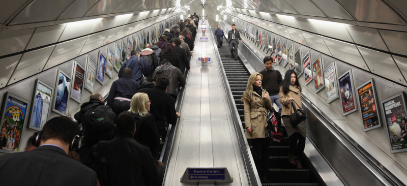 Pendolari alla stazione di Angel, a Londra. (Dan Kitwood/Getty Images)