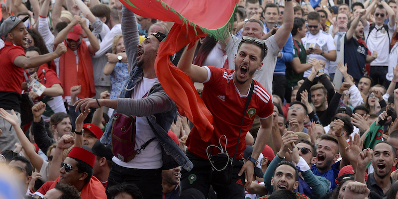 I tifosi del Marocco in centro a San Pietroburgo, dove oggi si gioca Marocco-Iran (OLGA MALTSEVA/AFP/Getty Images)