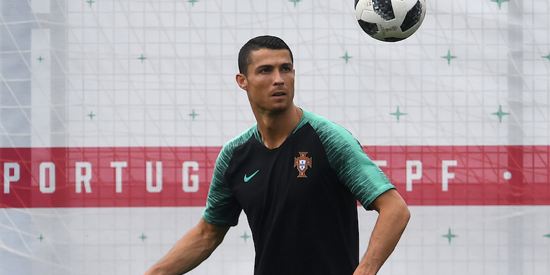Cristiano Ronaldo in allenamento con il Portogallo (FRANCISCO LEONG/AFP/Getty Images)