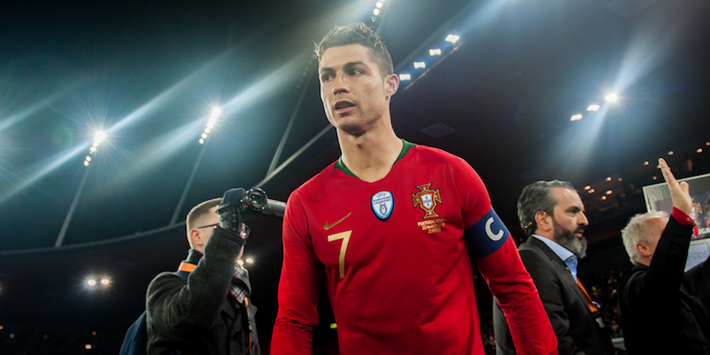 Cristiano Ronaldo entra in campo per l'amichevole di Zurigo contro l'Egitto (Robert Hradil/Getty Images)