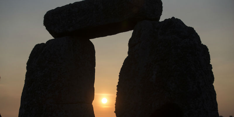 Il sole a Stonehenge durante il solstizio d'estate
(AP Photo/Sang Tan)
