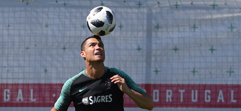Cristiano Ronaldo durante un allenamento con la nazionale del Portogallo (FRANCISCO LEONG/AFP/Getty Images)