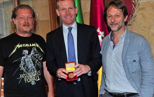 All’assessore al Bilancio di Roma piace vestire comodo