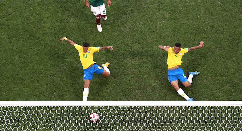 Il gol del brasiliano Neymar nell’ottavo di finale vinto contro il Messico. Samara, 2 luglio 2018
(Clive Rose/Getty Images)