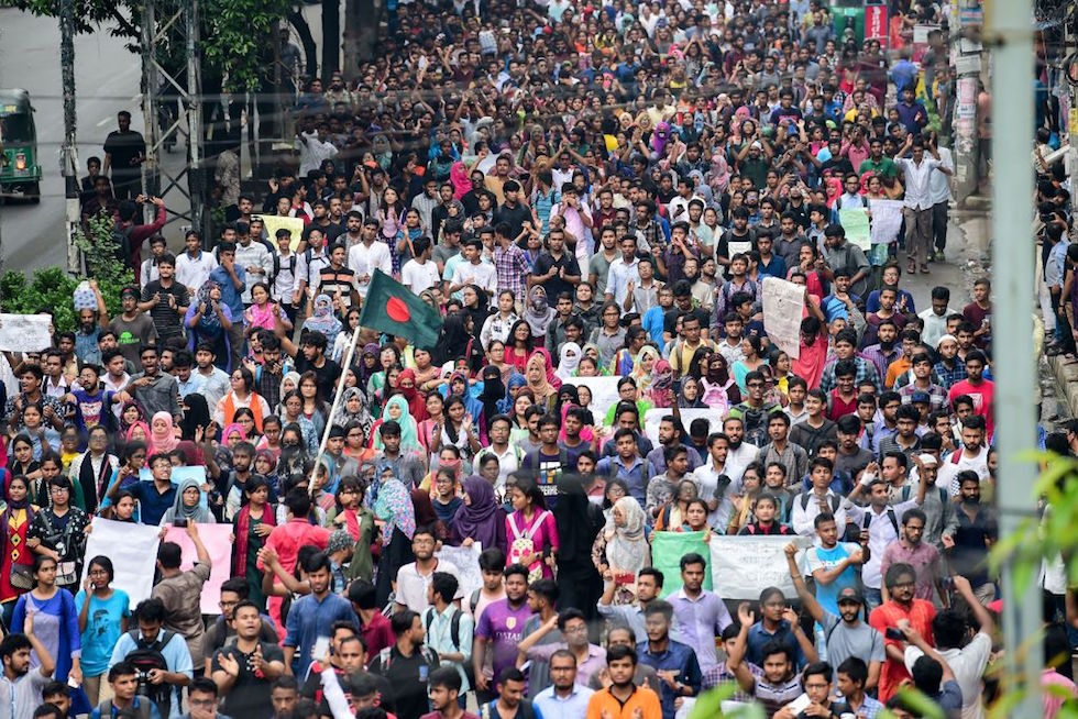 Venticinque studenti sono stati attaccati e feriti durante le proteste in Bangladesh