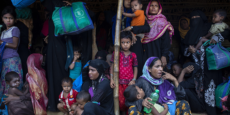 Donne e bambini rohingya rifugiati nel campo di Kutupalong, in Bangladesh, 26 agosto 2018
(Paula Bronstein/Getty Images)
