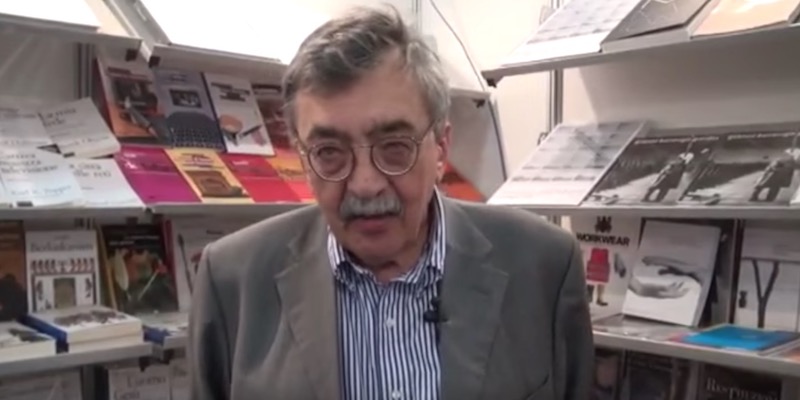 L'editore Cesare De Michelis durante il Salone del Libro di Torino nel 2013 (Canale YouTube di Rizzoli Libri)