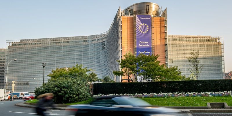 Il palazzo Berlaymont, la sede della Commissione Europea, a Bruxelles, il 24 aprile 2015 (PHILIPPE HUGUEN/AFP/Getty Images)