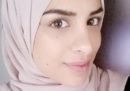 In Svezia una donna musulmana ha vinto una causa contro l'uomo che non le fece un colloquio di lavoro perché lei si rifiutò di stringergli la mano