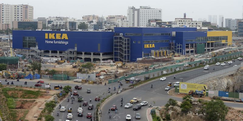 Il primo negozio IKEA dell'India, a Hyderabad, ancora in costruzione il 22 giugno 2018 (NOAH SEELAM/AFP/Getty Images)