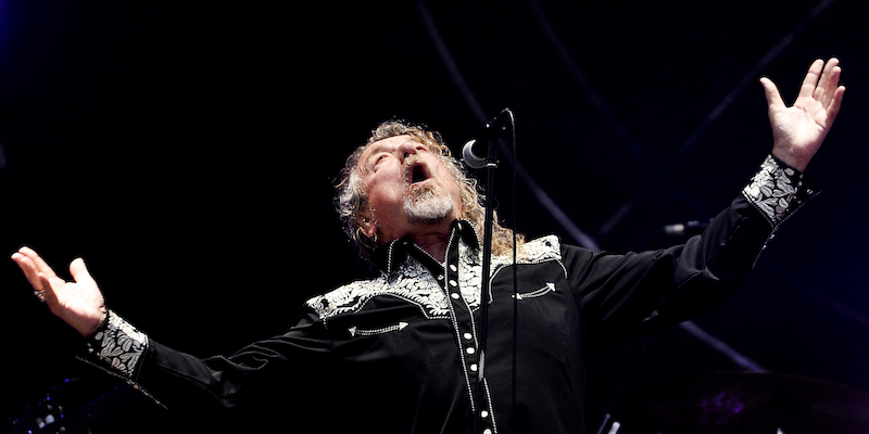 Robert Plant durante un concerto all'Alive Festival di Oeiras, fuori Lisbona, nel 2016 (PATRICIA DE MELO MOREIRA/AFP/Getty Images)