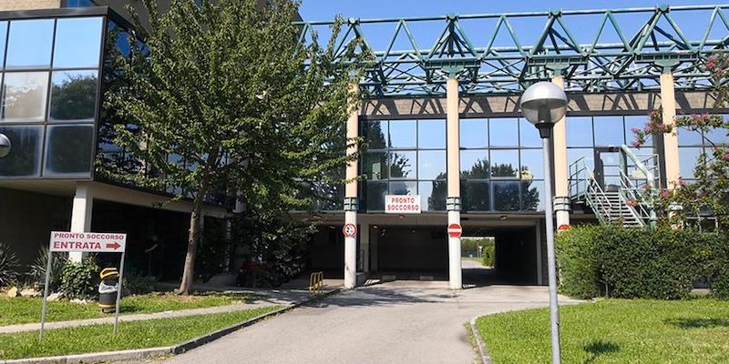 L'ingresso del pronto soccorso dell'ospedale Bassini di Cinisello Balsamo, in provincia di Milano, il 25 luglio 2018 (ANSA/VALENTINA RIGANO')