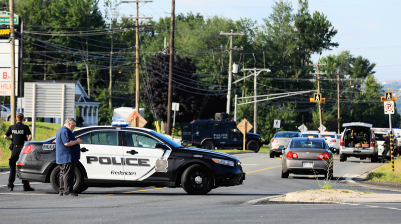 Almeno 4 persone sono morte in una sparatoria a Fredericton, in Canada