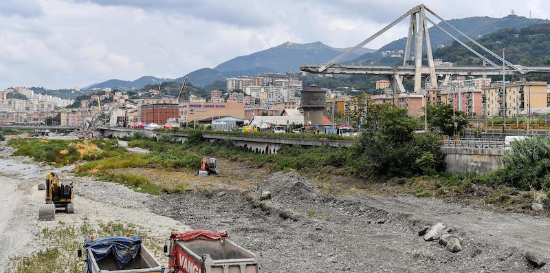 Un dirigente del ministero dei Trasporti si è dimesso dalla commissione ispettiva sul crollo del ponte Morandi dopo essere finito fra gli indagati della procura di Genova