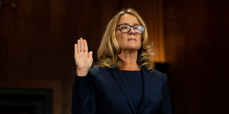 Christine Blasey Ford giura prima di testimoniare di fronte al Senato statunitense (Getty Images)