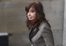 Un giudice argentino ha incriminato per corruzione la ex presidente Cristina Fernández de Kirchner