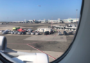 Un aereo di Emirates è stato isolato all'aeroporto di New York