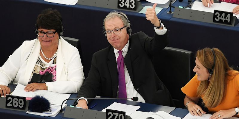 Il parlamentare eureopeo Axel Voss (55) dopo che la direttiva sul copyright, di cui è stato uno dei principali promotori, è stata approvata, Strasburgo, 12 settembre. (FREDERICK FLORIN/AFP/Getty Images)