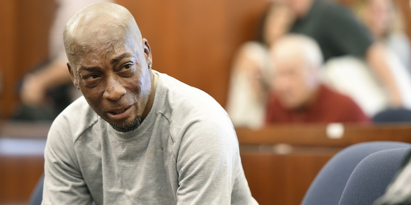  Dewayne Johnson, l'uomo che ha vinto la causa contro Monsanto sul glifosato, dopo aver ascoltato la sentenza durante il processo alla corte superiore di San Francisco, il 10 agosto 2018 (JOSH EDELSON / POOL / AFP)
