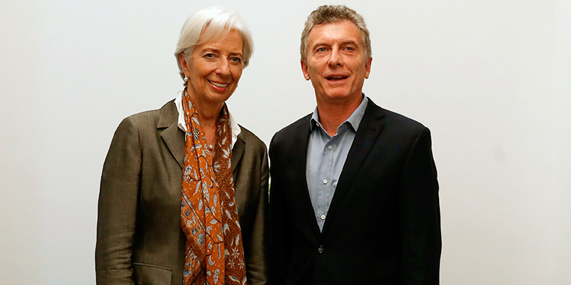 La direttrice del Fondo Monetario Internazionale, Christine Lagarde, con il presidente dell'Argentina, Mauricio Macri, durante un incontro del marzo scorso
