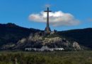 Il Parlamento spagnolo ha votato a favore dello spostamento della tomba di Francisco Franco