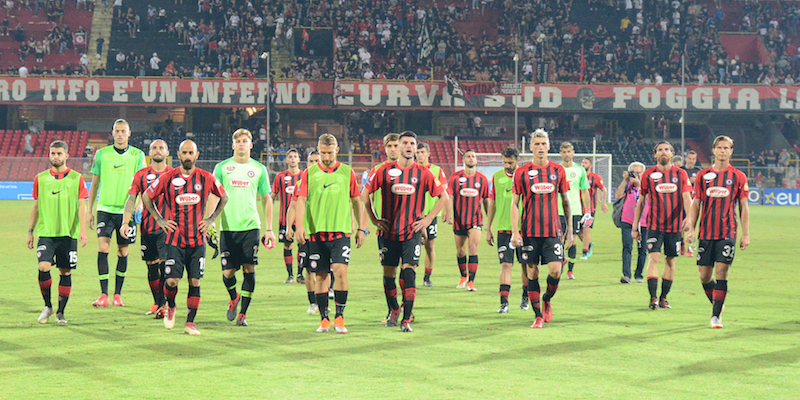 I giocatori del Foggia dopo la sconfitta contro il Palermo (Donato Fasano/LaPresse)