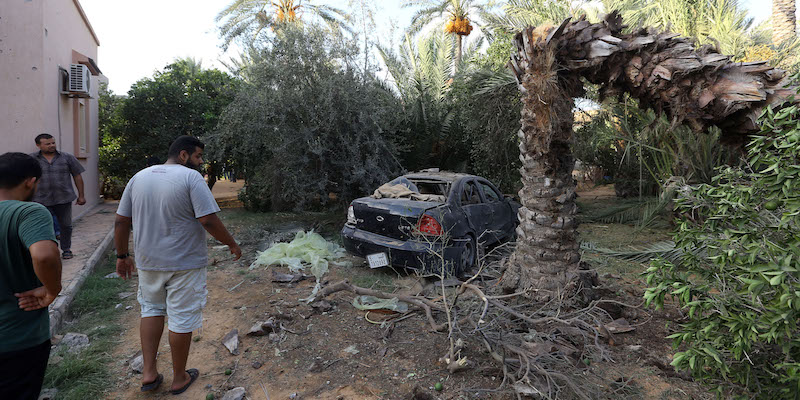 Alcuni danni prodotti da un colpo di mortaio a Tripoli, in Libia, il 30 agosto 2018 (MAHMUD TURKIA/AFP/Getty Images)
