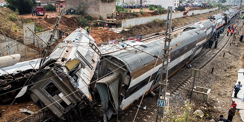 Il treni deragliato in Marocco, 16 ottobre 2018 (FADEL SENNA/AFP/Getty Images)