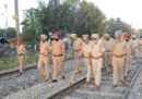 Almeno 61 persone sono morte in un incidente ferroviario in India