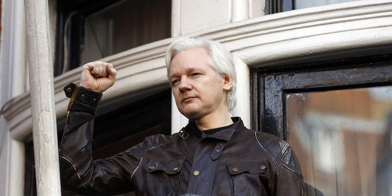 Il presidente dell'Ecuador ha accusato Julian Assange di aver violato ripetutamente le condizioni di asilo
