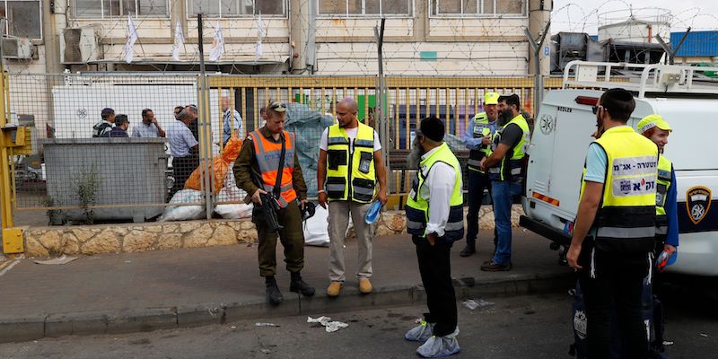 Militari israeliani nella zona industriale dove il 7 ottobre un palestinese ha ucciso due israeliani in Cisgiordania (JACK GUEZ/AFP/Getty Images)