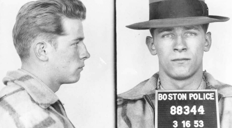 Una foto di James Bulger dopo un suo arresto nel 1953 a Boston, quando aveva 24 anni. (Boston Police via AP)
