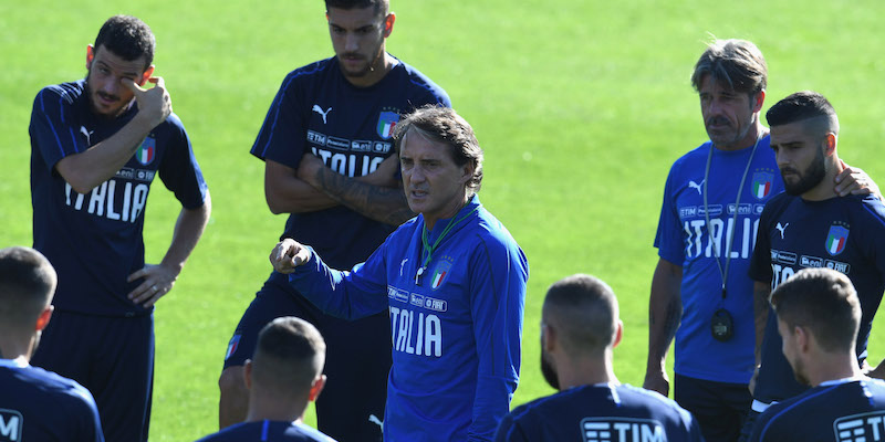 Il ct Roberto Mancini in allenamento a Coverciano (GettyImages)