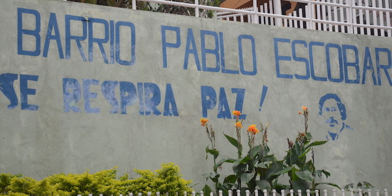L'entrata nel quartiere finanziato da Pablo Escobar a Medellin (Georg Ismar/picture-alliance/dpa/AP Images)