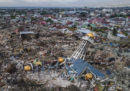 Il numero di morti per il terremoto e lo tsunami in Indonesia è salito a 1.763
