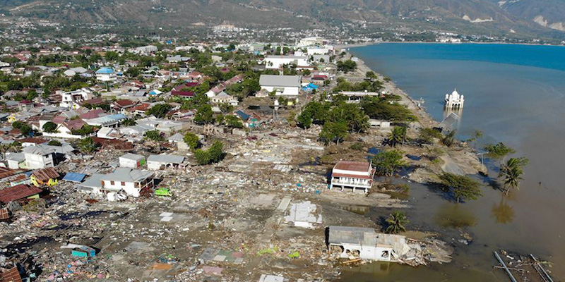 Case distrutte e detriti a Palu, Indonesia, 1 ottobre 2018 (JEWEL SAMAD/AFP/Getty Images)